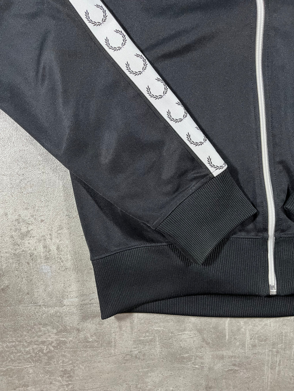 Fred Perry Trainingsjacke Taped Schwarz M