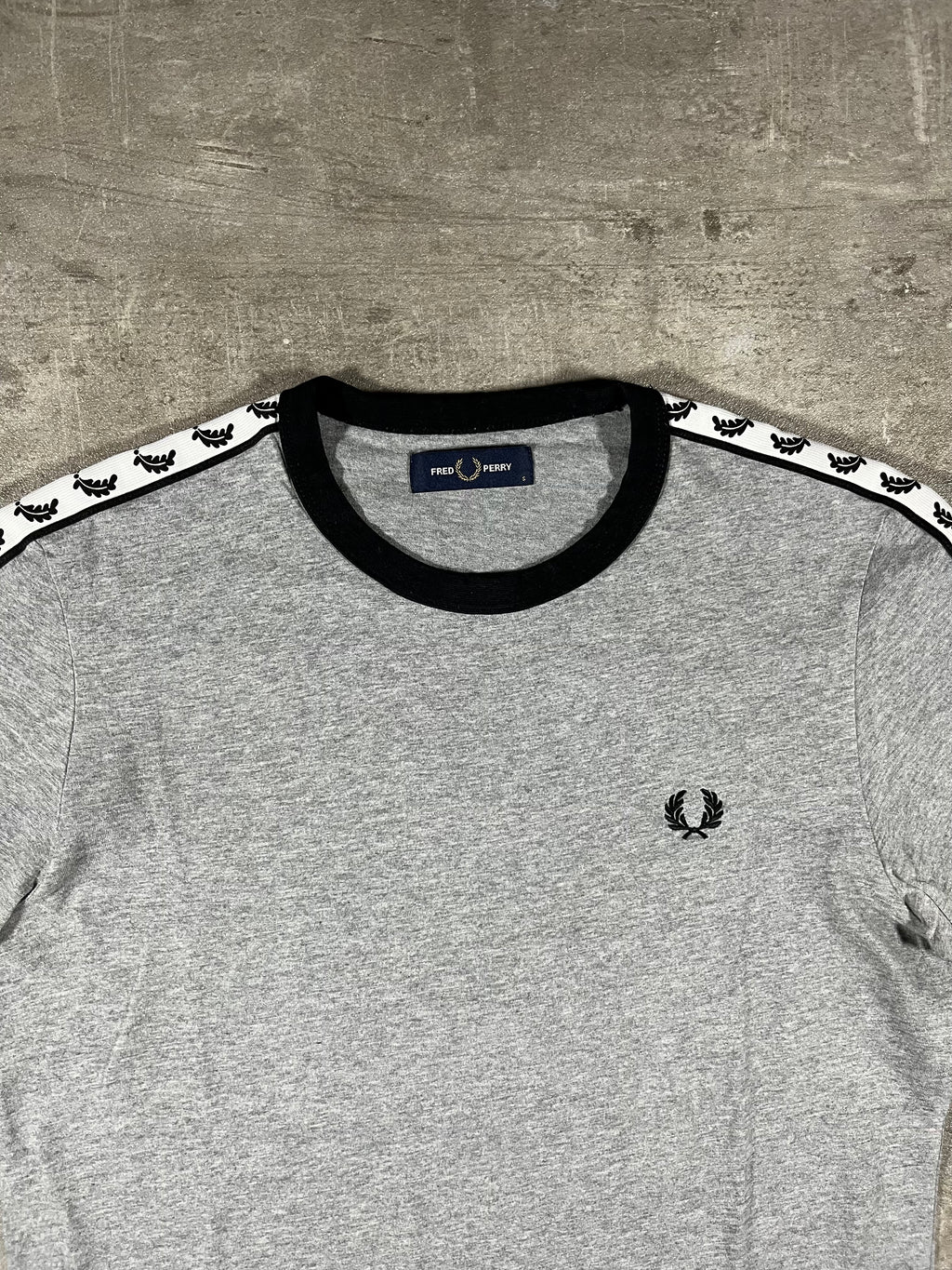 Fred Perry T-shirt Taped Grau S