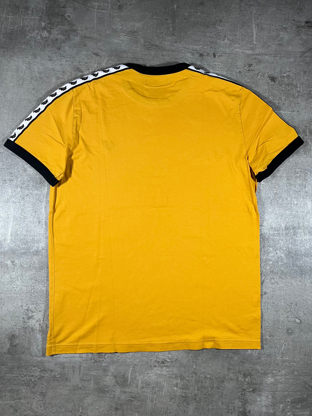Fred Perry T-shirt Taped Gelb M