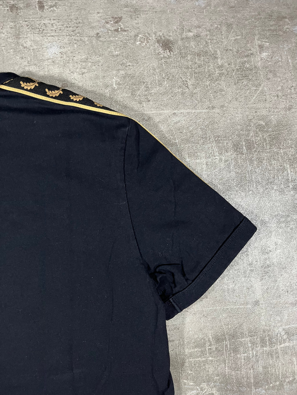 Fred Perry T-shirt Taped Schwarz/ Gold M