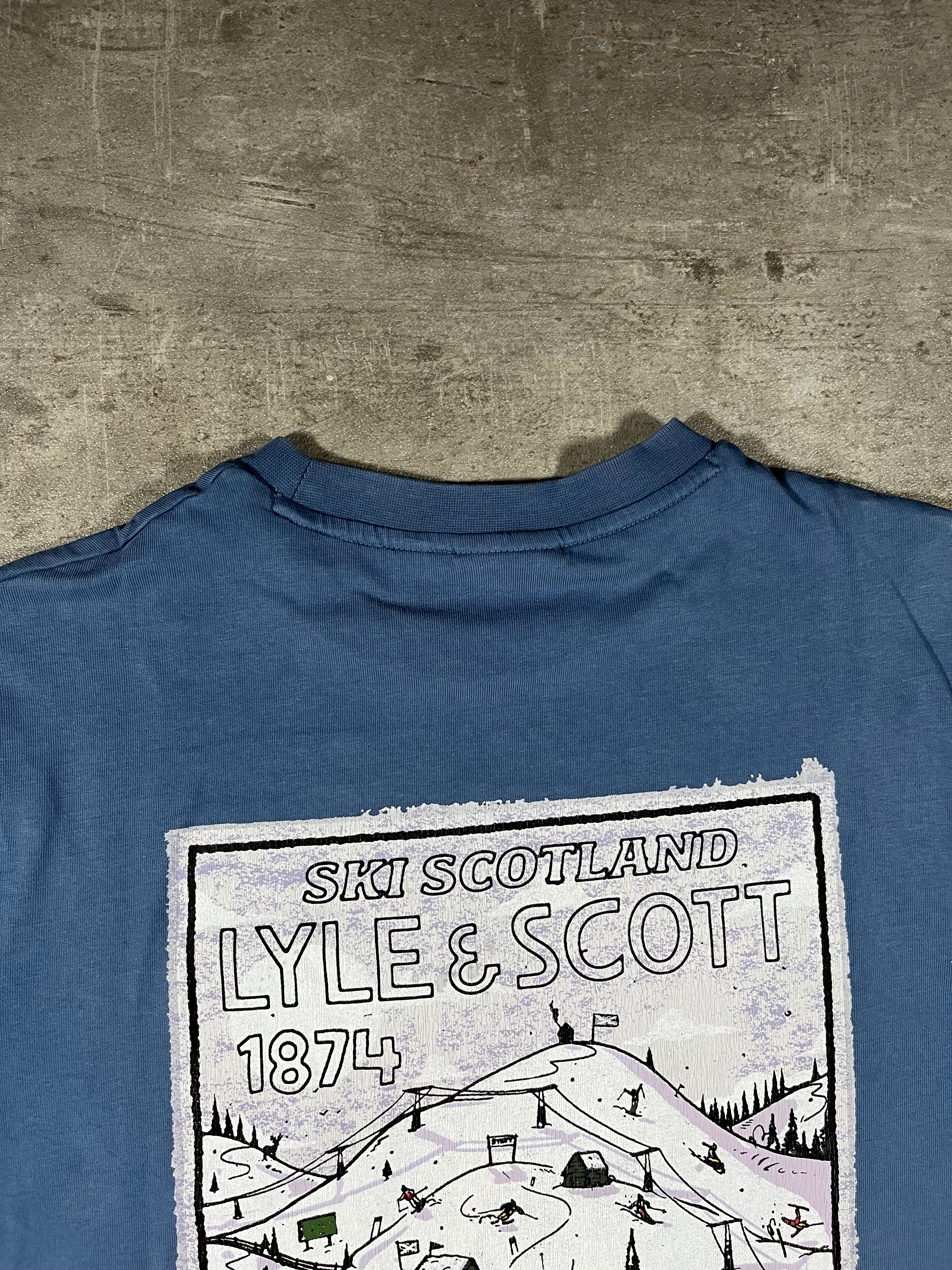 Lyle & Scott T-shirt Ski Scotland Hellblau Oversized M