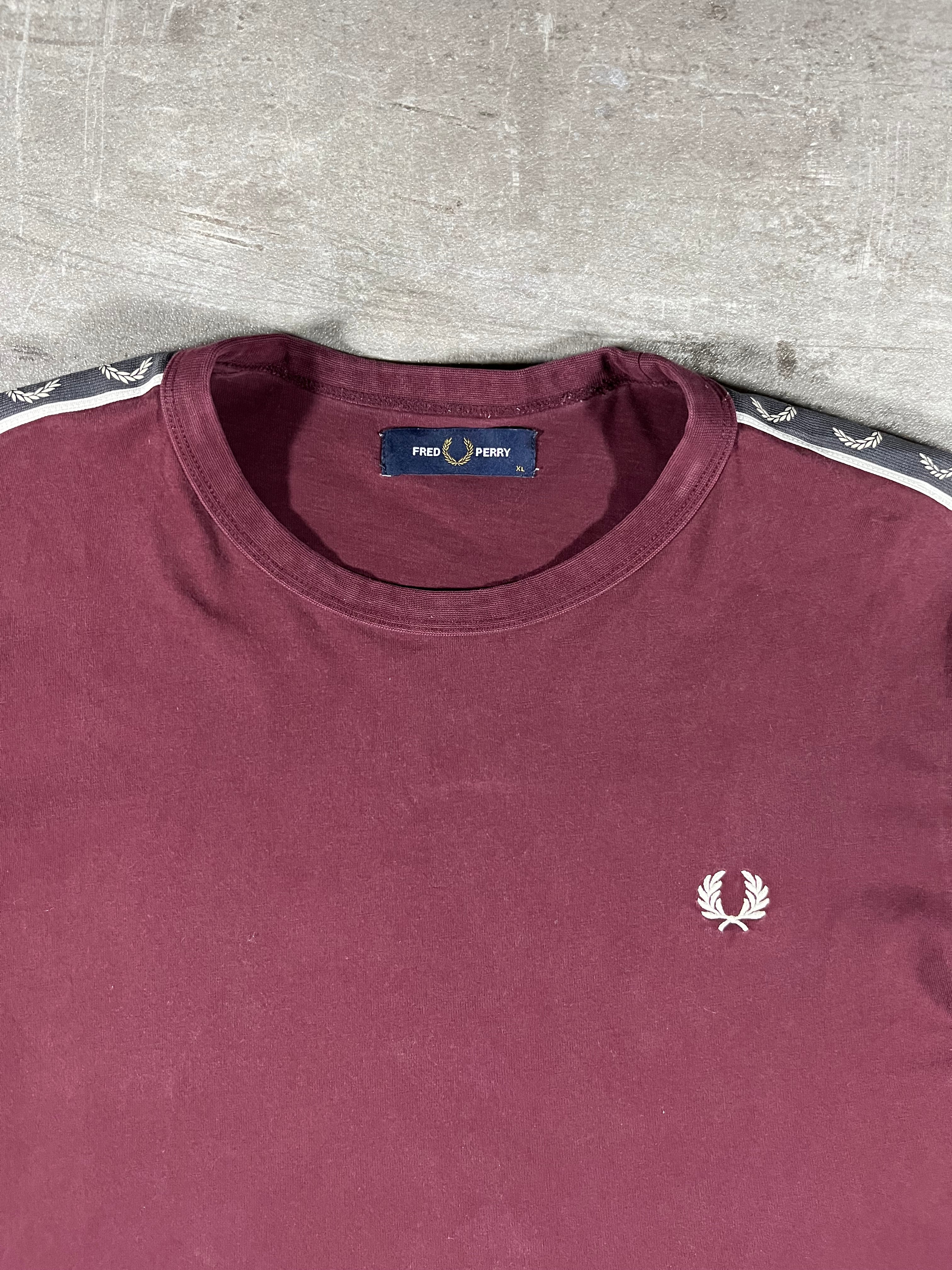 Fred Perry T-shirt Taped Bordeaux XL