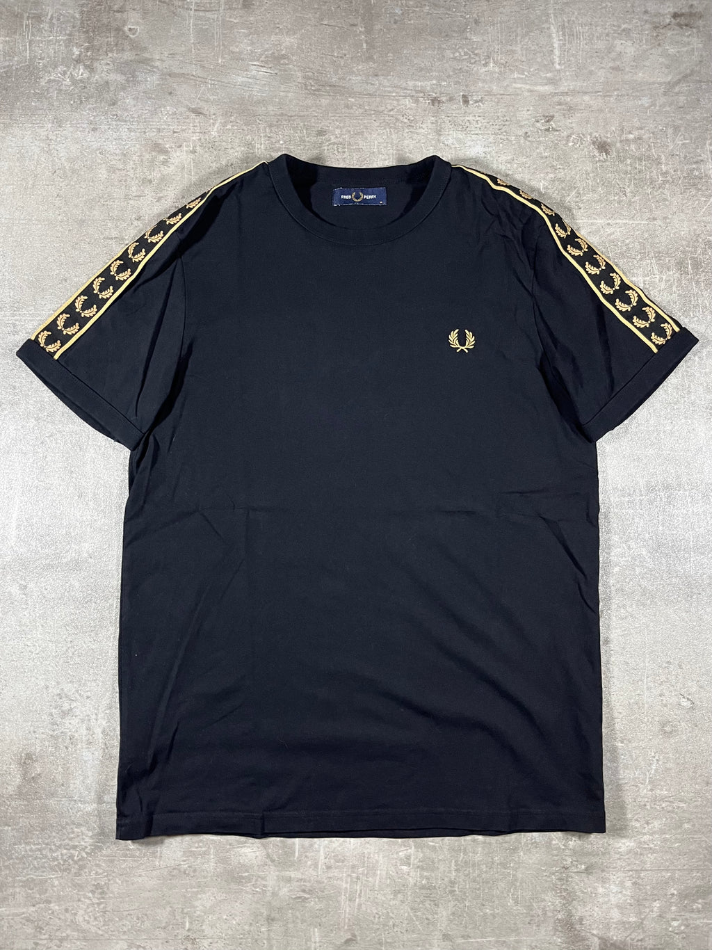Fred Perry T-shirt Taped Schwarz/ Gold M