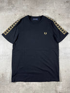 Fred Perry T-shirt Taped Schwarz/ Gold M