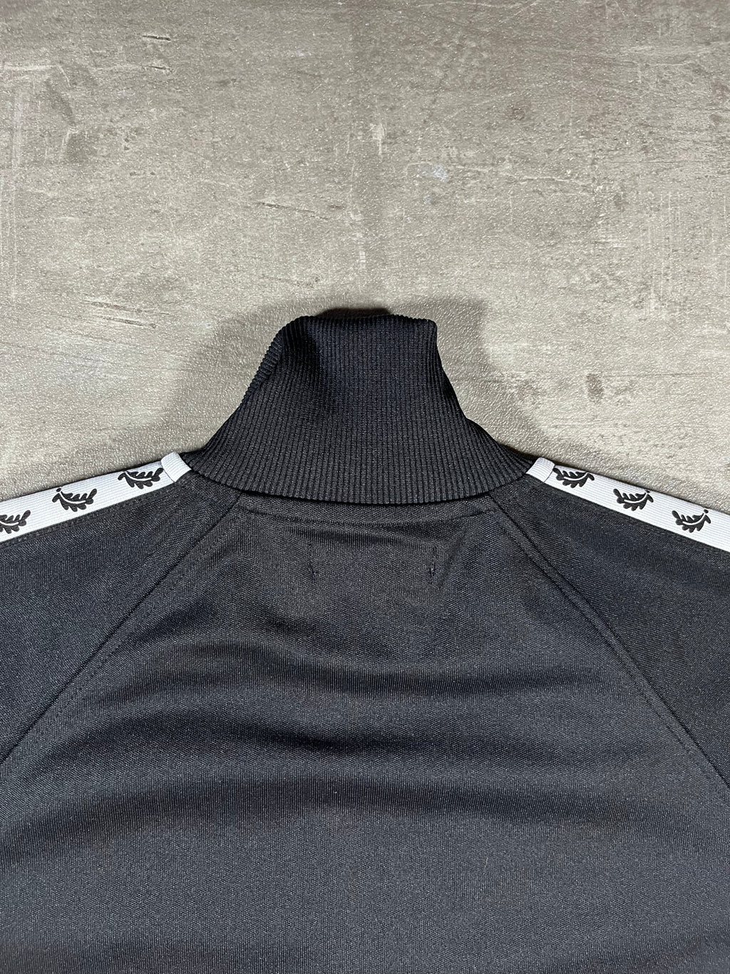 Fred Perry Trainingsjacke Taped Schwarz M