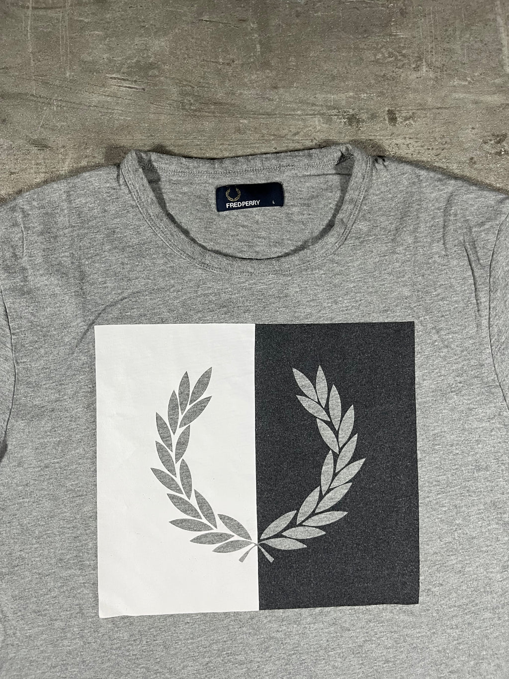 Fred Perry T-shirt Grau L