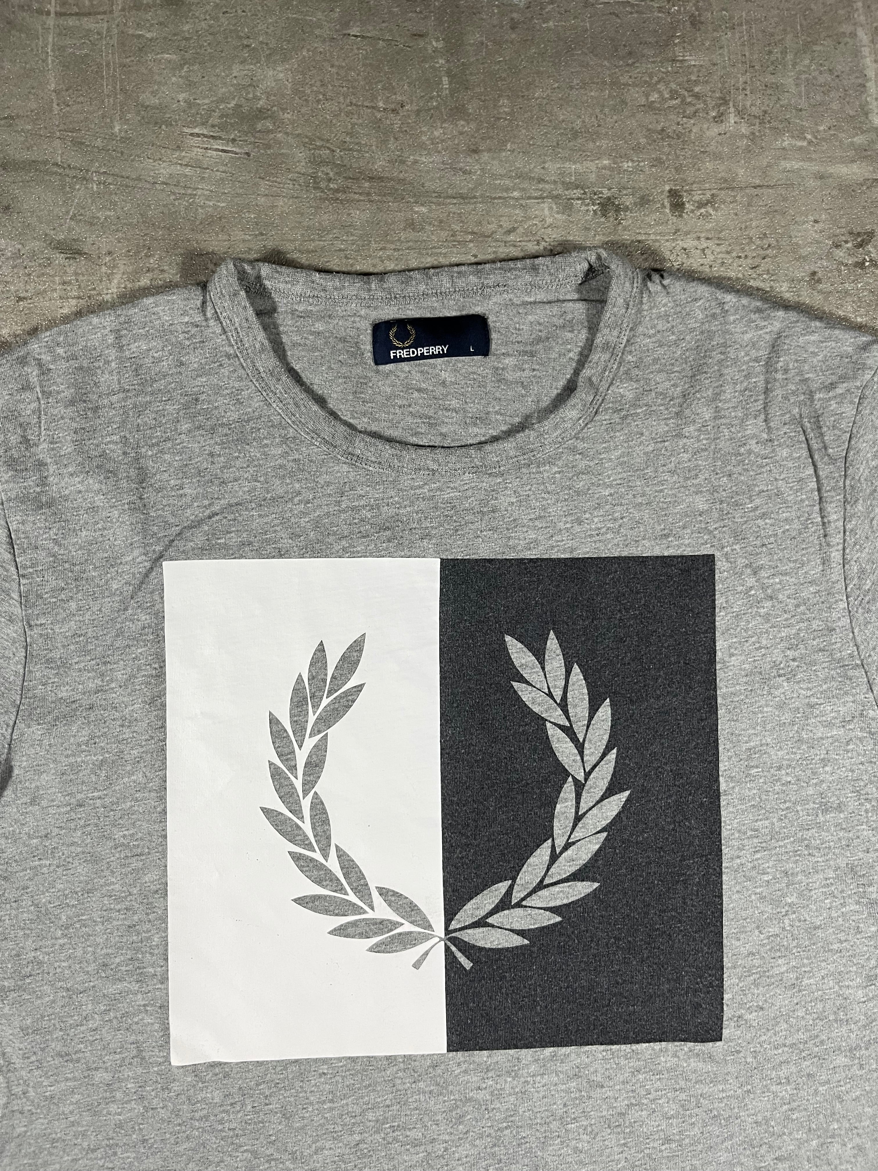 Fred Perry T-shirt Grau L