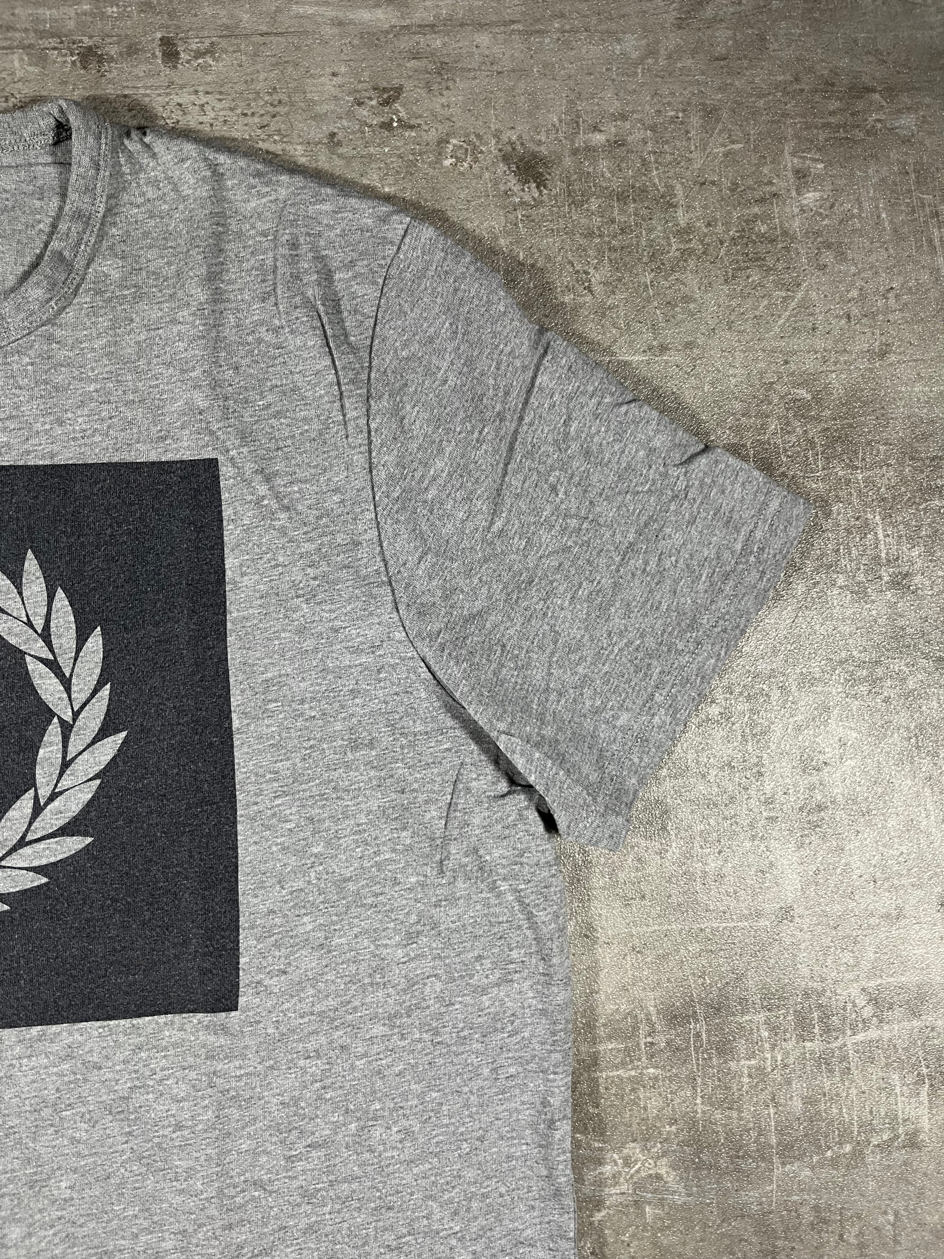 Fred Perry T-shirt Grau L