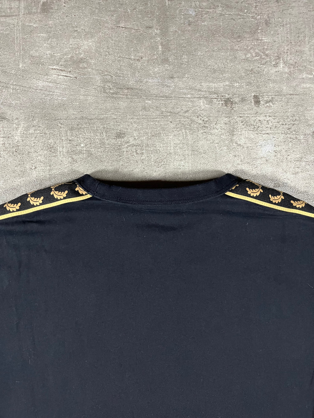 Fred Perry T-shirt Taped Schwarz/ Gold M