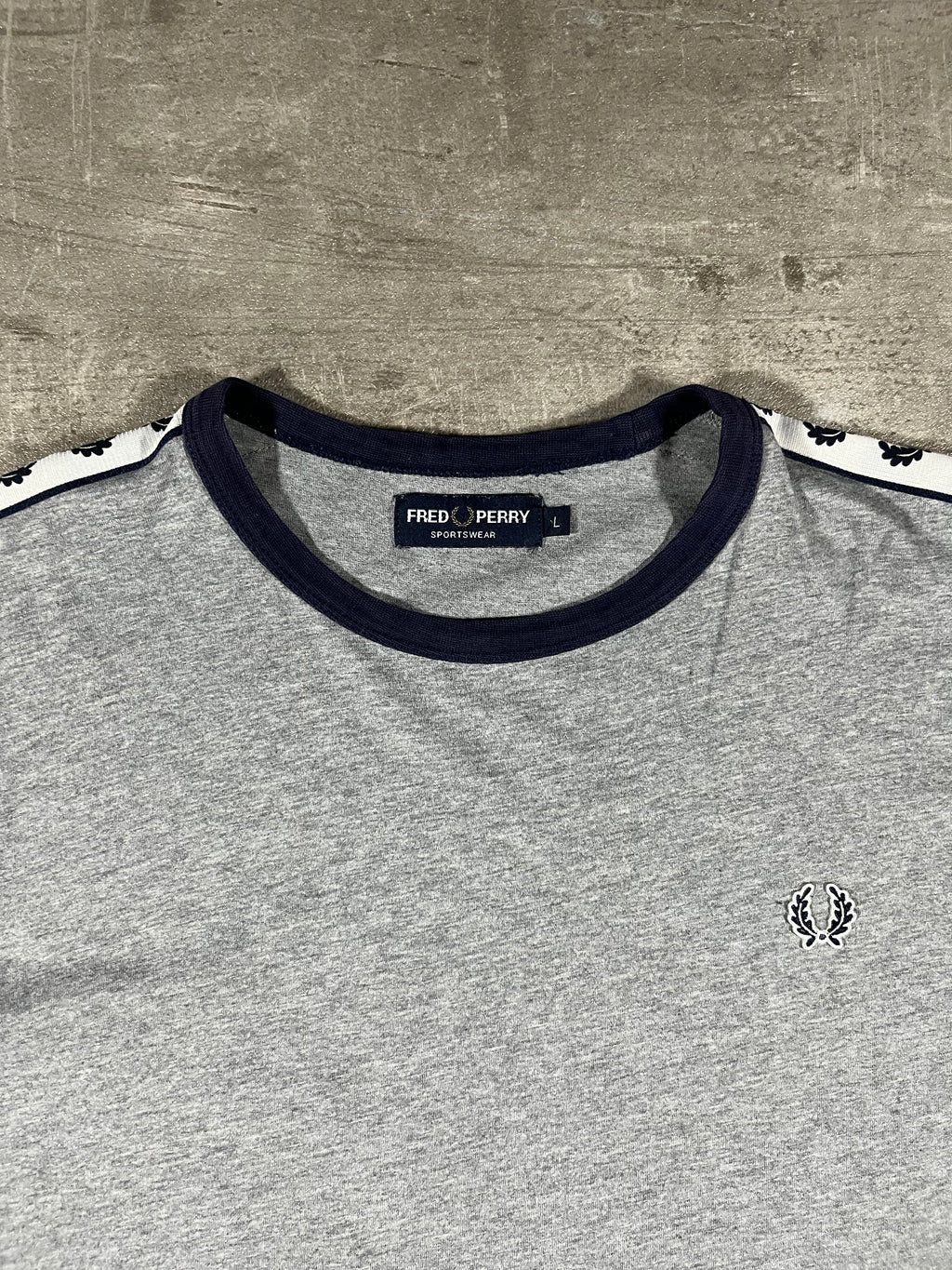 Fred Perry T-shirt Taped Grau L