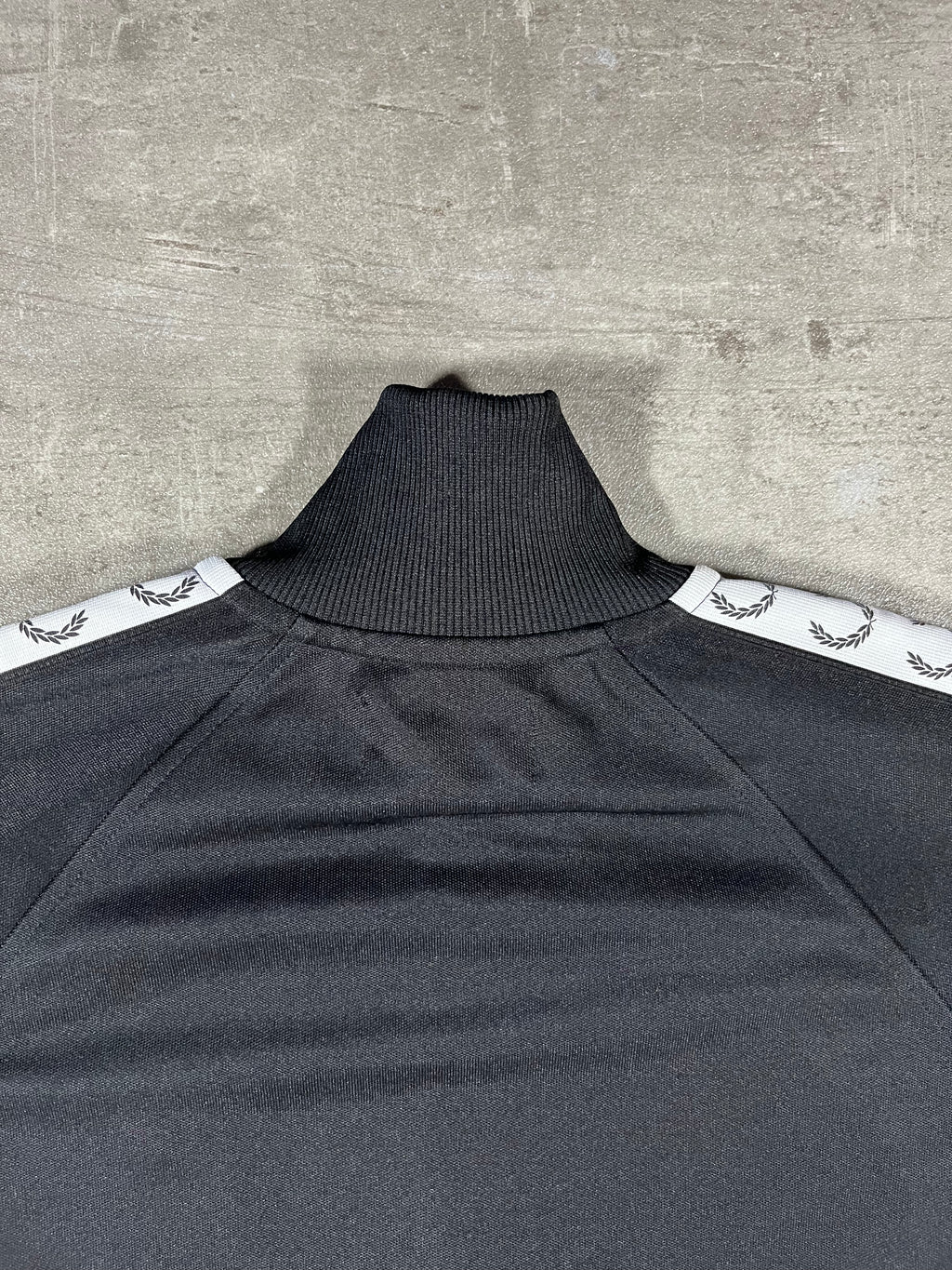 Fred Perry Trainingsjacke Taped Schwarz S