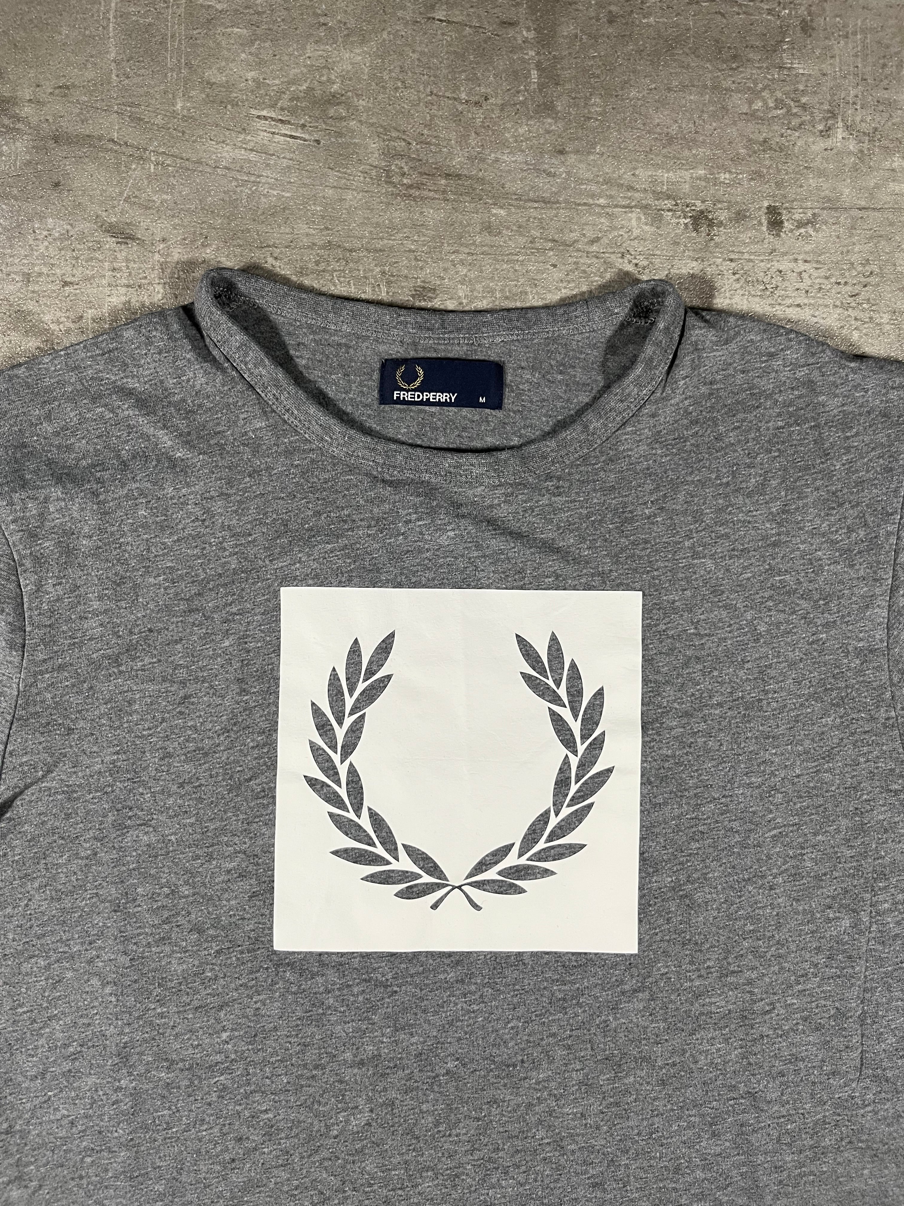Fred Perry T-shirt Grau M