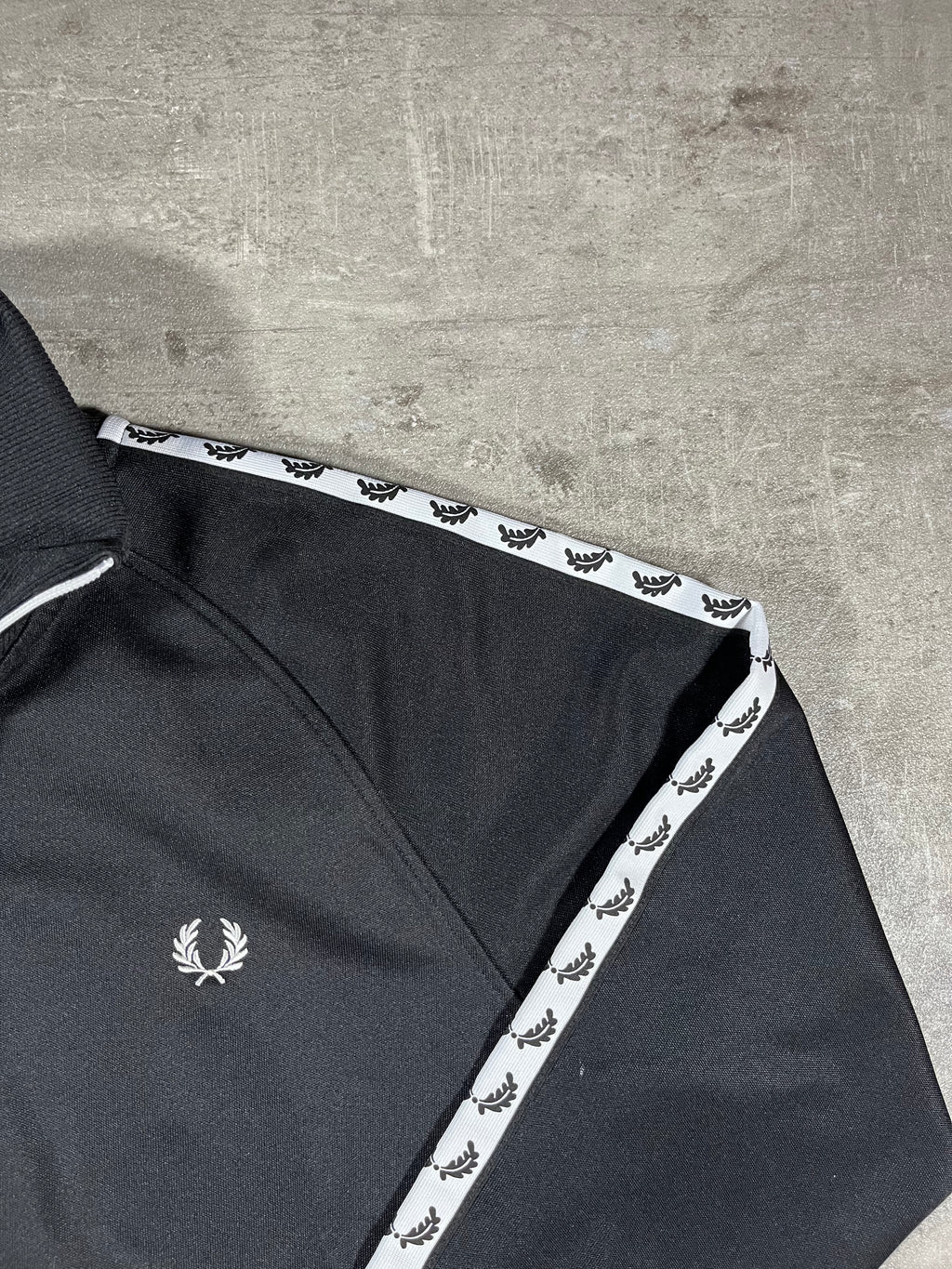 Fred Perry Trainingsjacke Taped Schwarz M