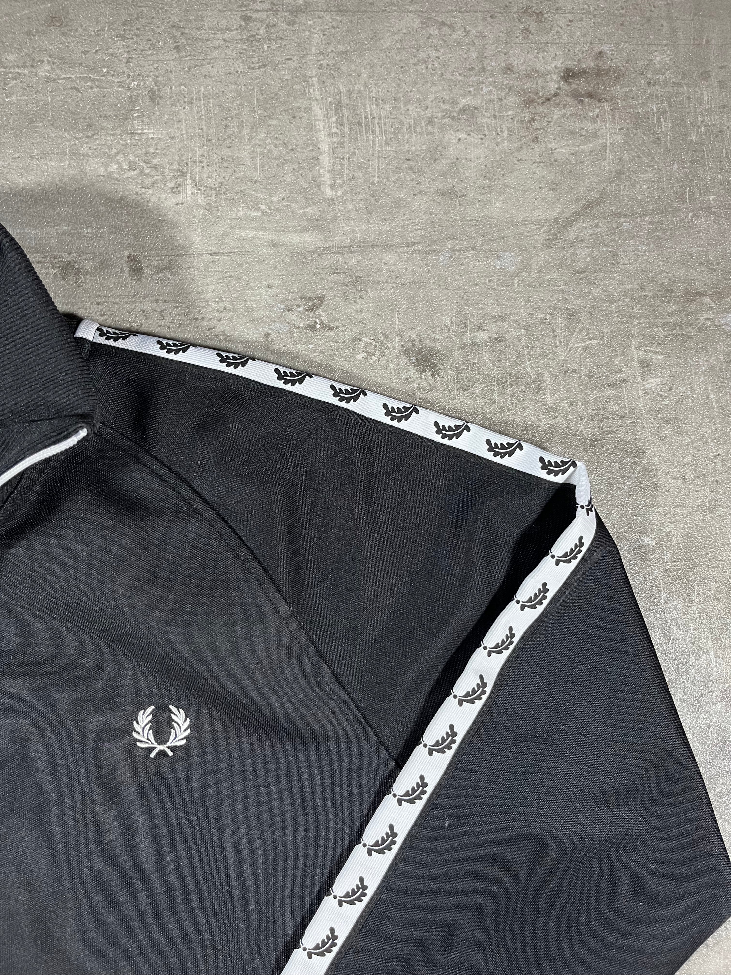 Fred Perry Trainingsjacke Taped Schwarz M