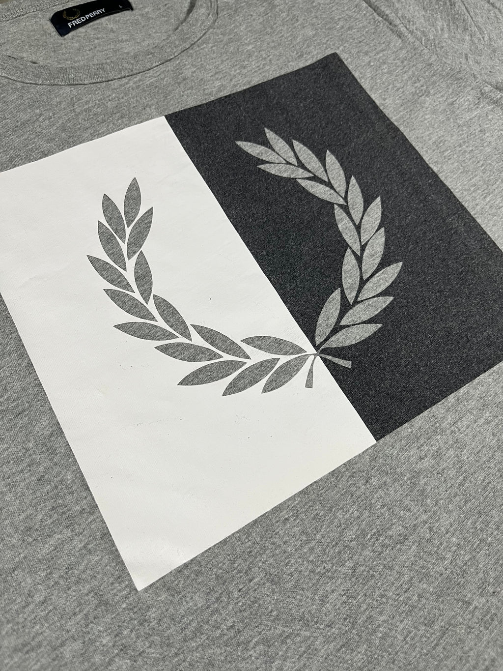 Fred Perry T-shirt Grau L