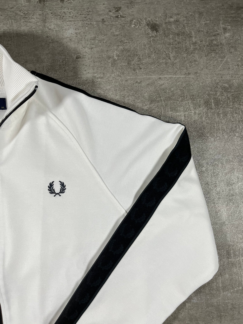 Fred Perry Trainingsjacke Taped Weiß/ Schwarz XS