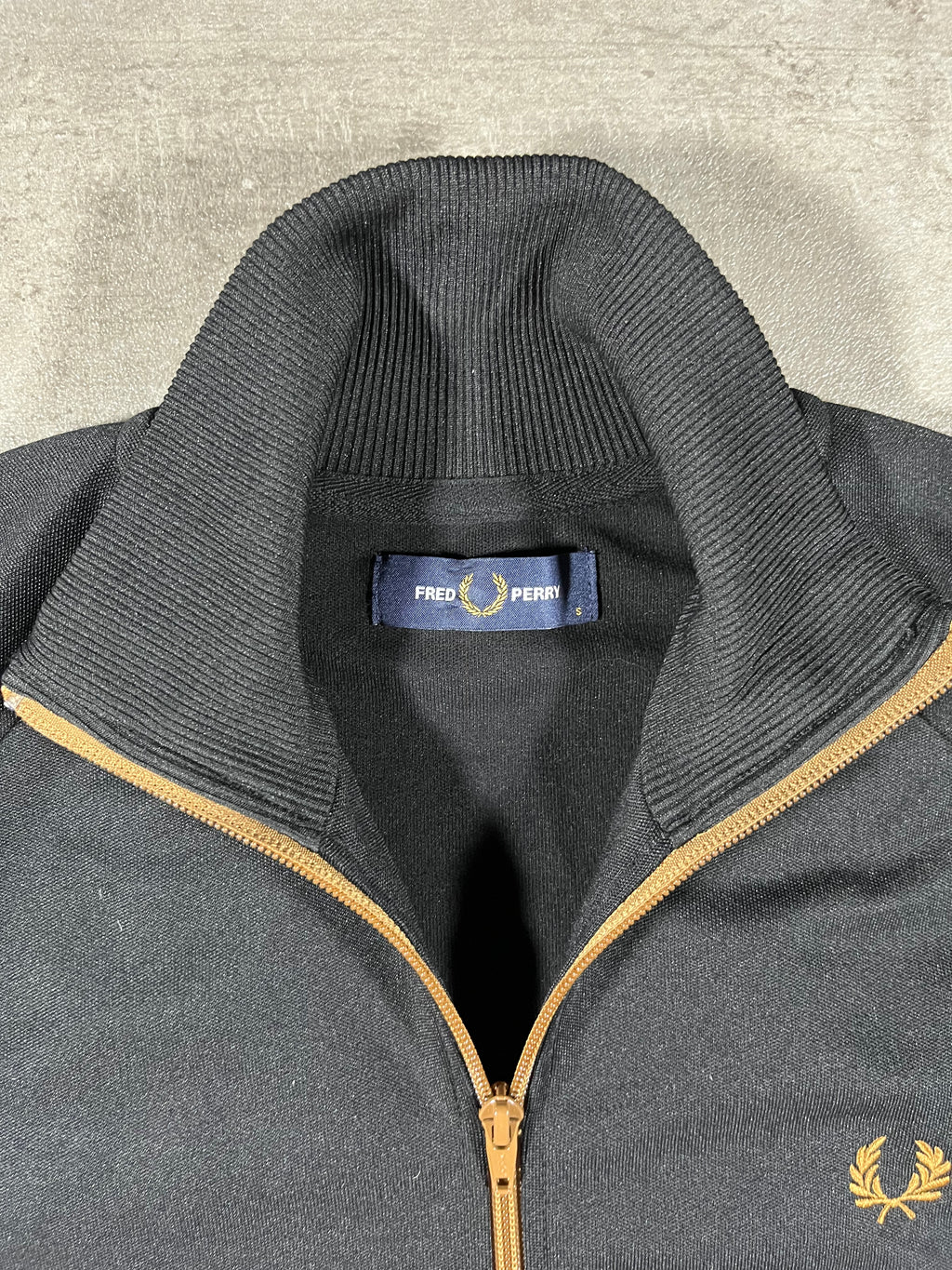 Fred Perry Trainingsjacke Schwarz/ Gold S