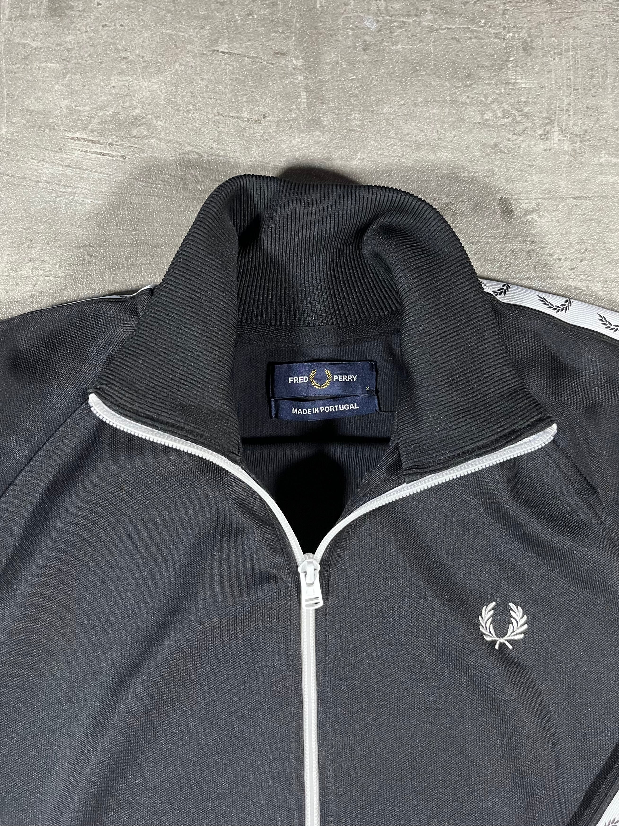 Fred Perry Trainingsjacke Taped Schwarz S
