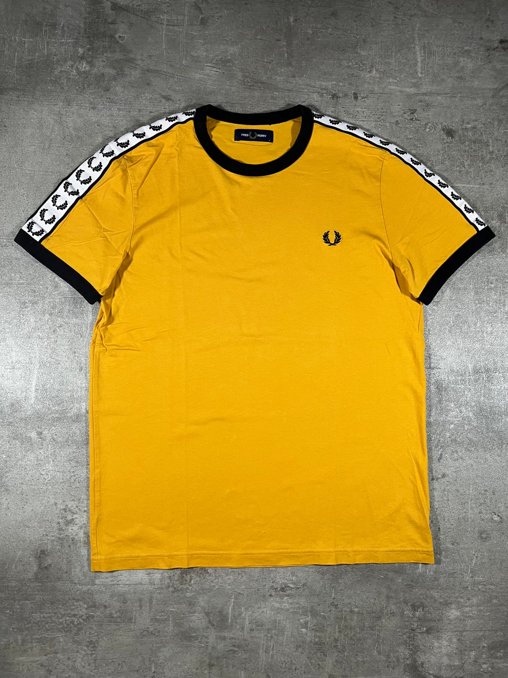 Fred Perry T-shirt Taped Gelb M