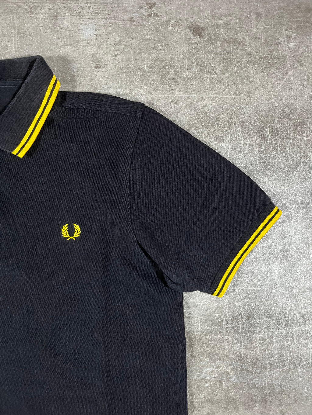 Fred Perry Poloshirt Schwarz/ Gelb M
