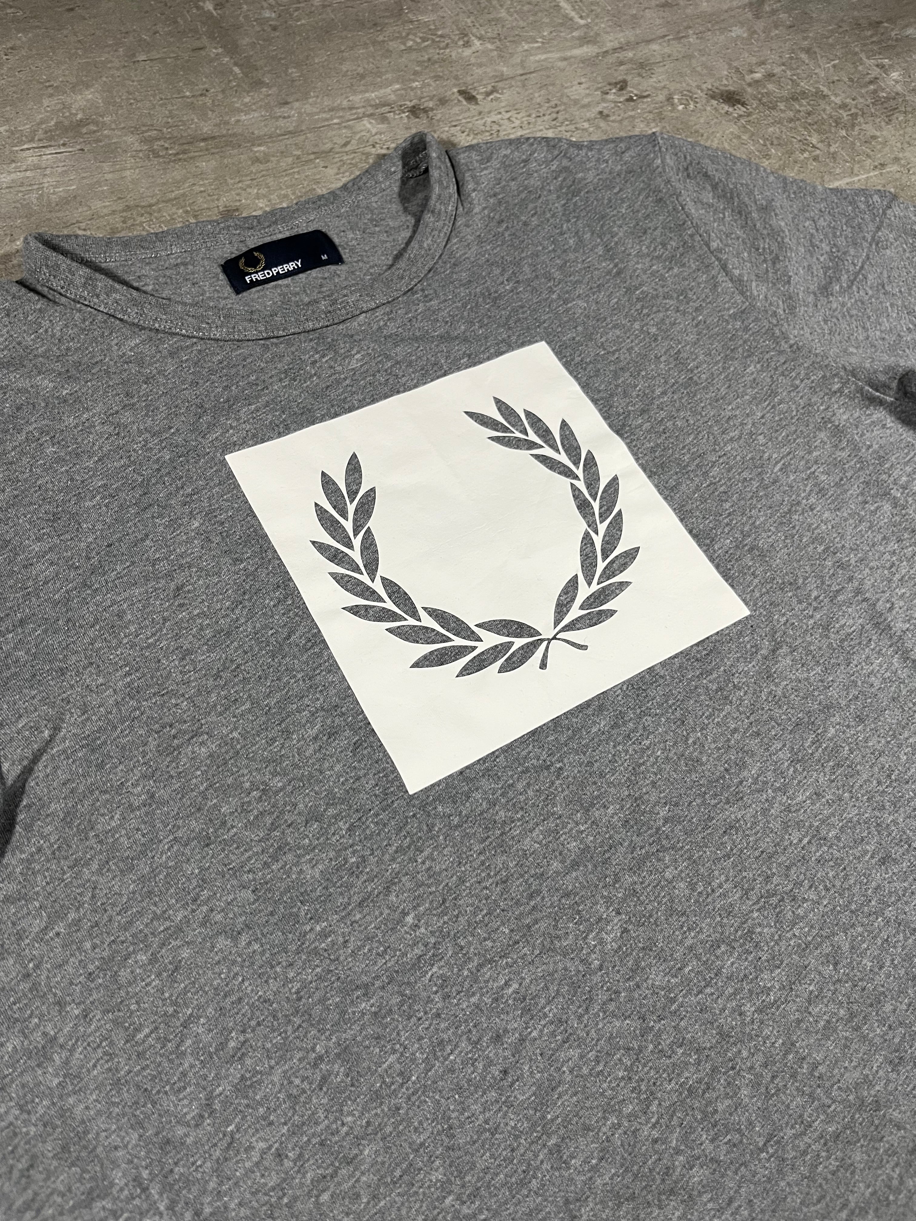 Fred Perry T-shirt Grau M