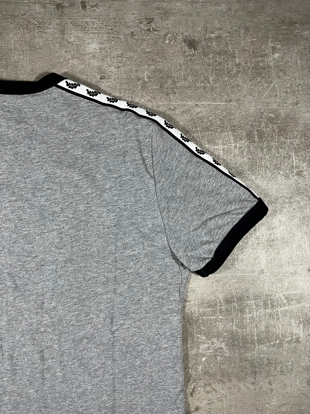 Fred Perry T-shirt Taped Grau S