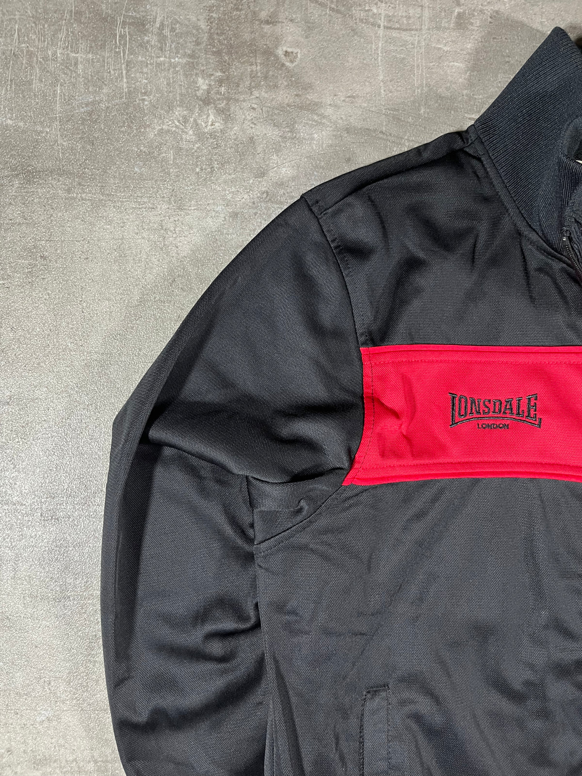 Lonsdale Trainingsjacke Schwarz/ Rot L